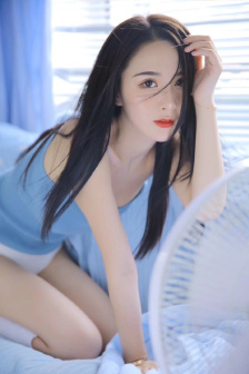 男人给女人解胸衣的视频